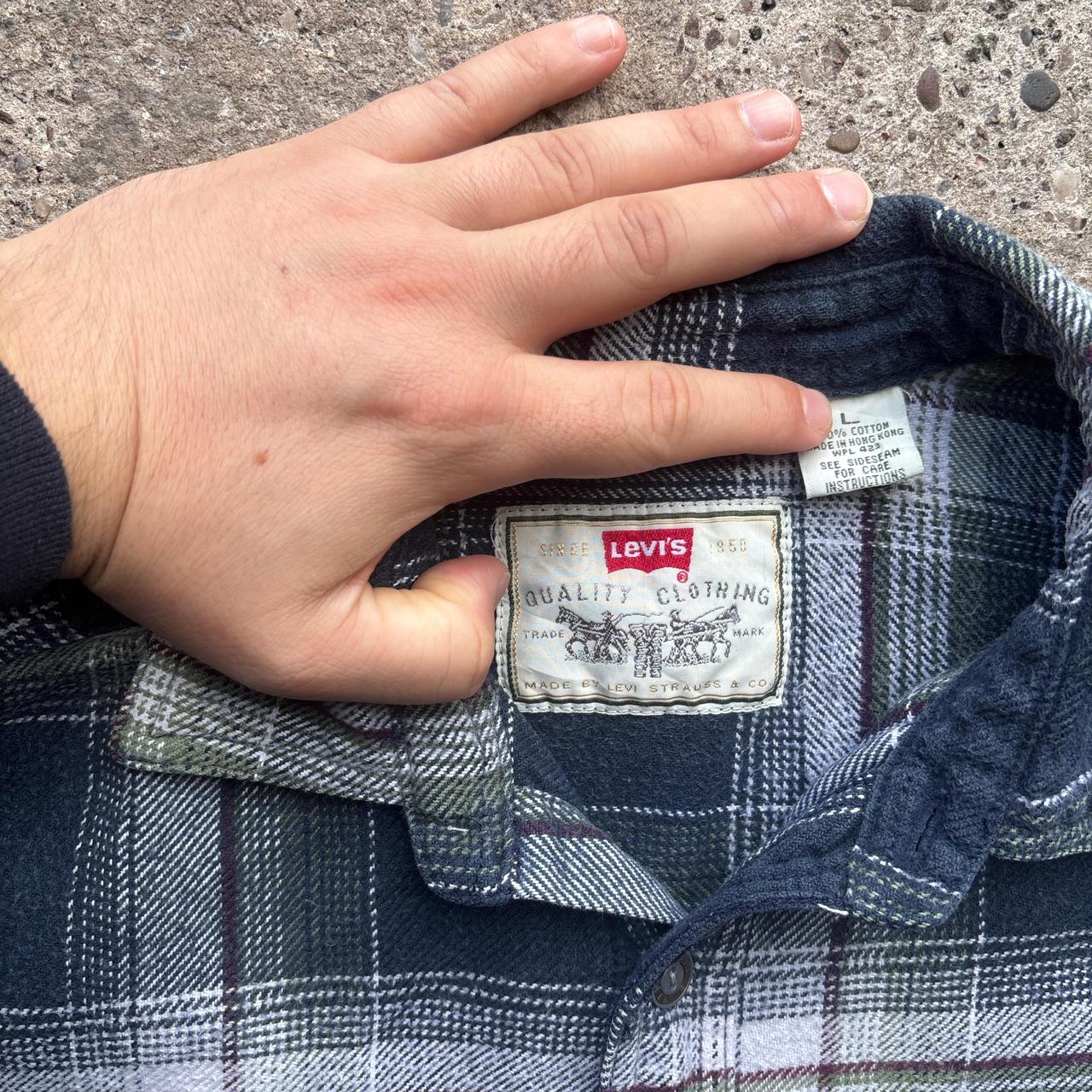 Vintage Navy and white Levi’s flannel shirt - L