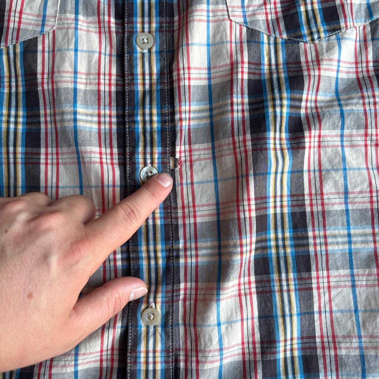 Sleeveless chequered Oakley shirt