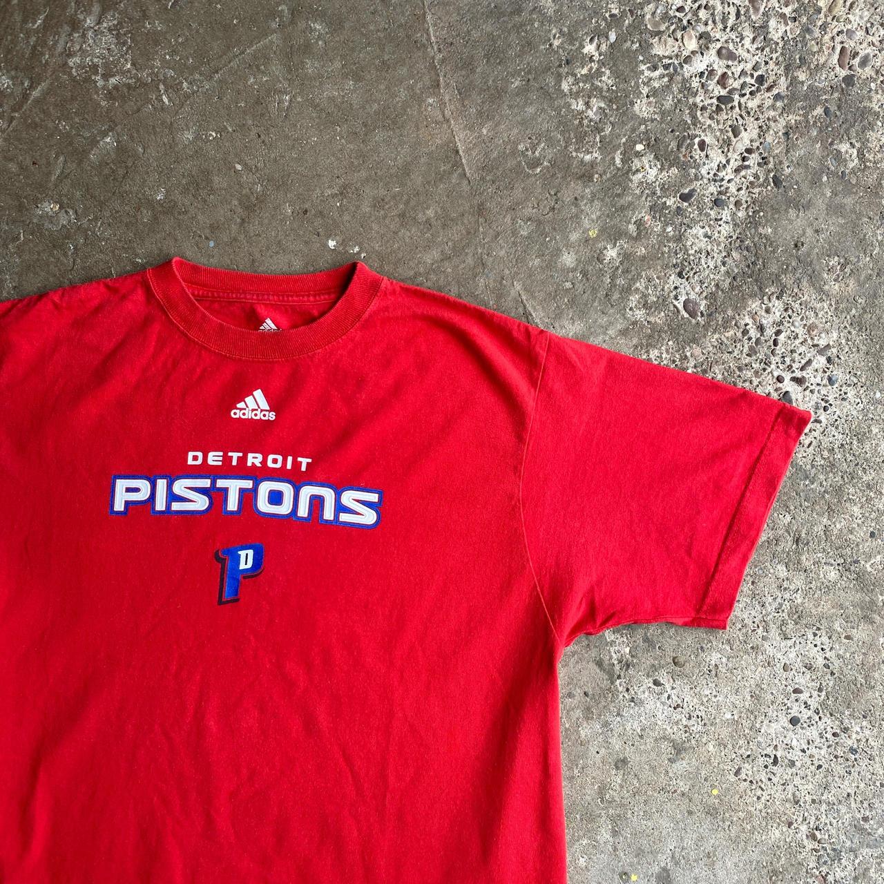 Adidas Detroit Pistons Red Graphic NBA T-Shirt - M