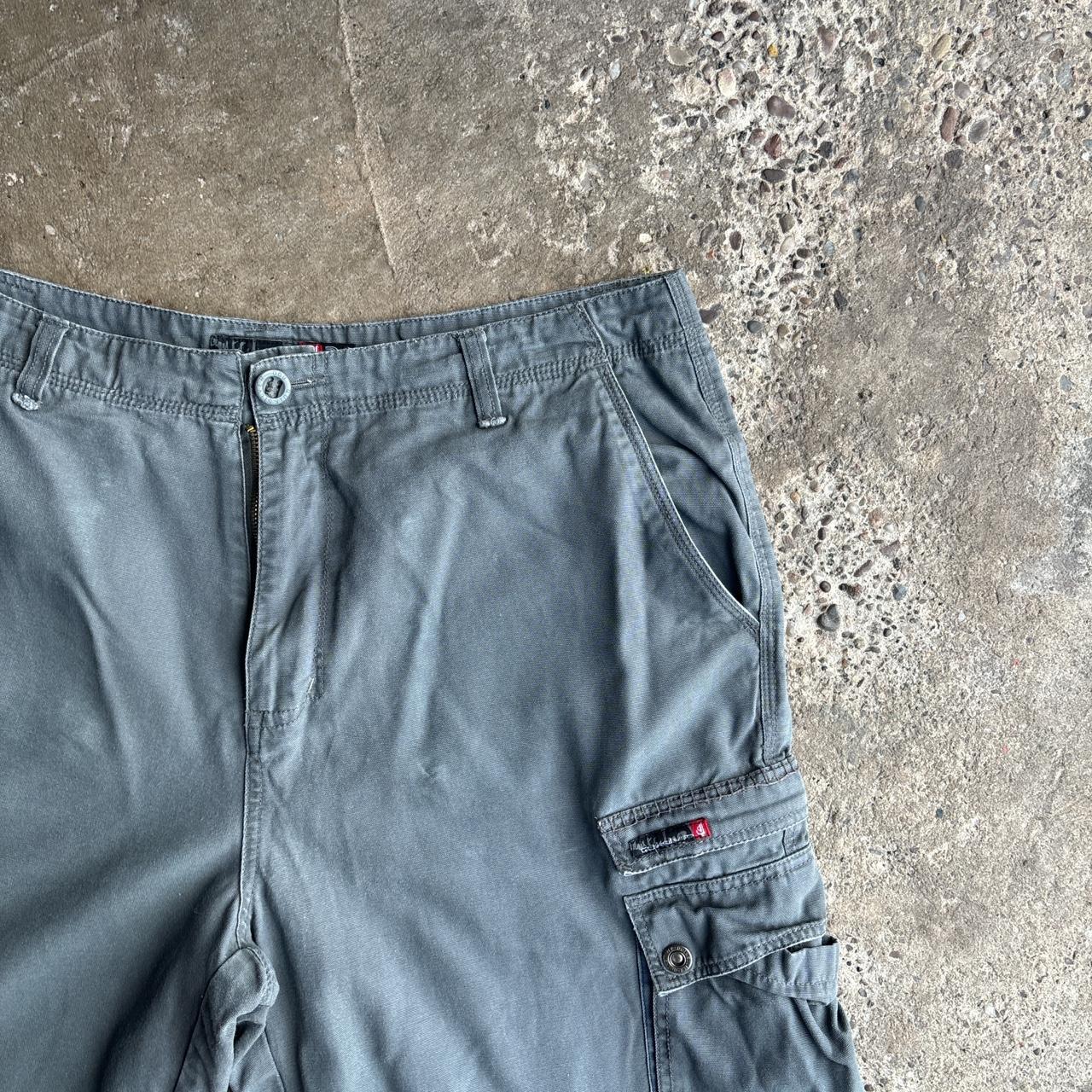 Grey Quiksilver 00’s Cargo Shorts - W36