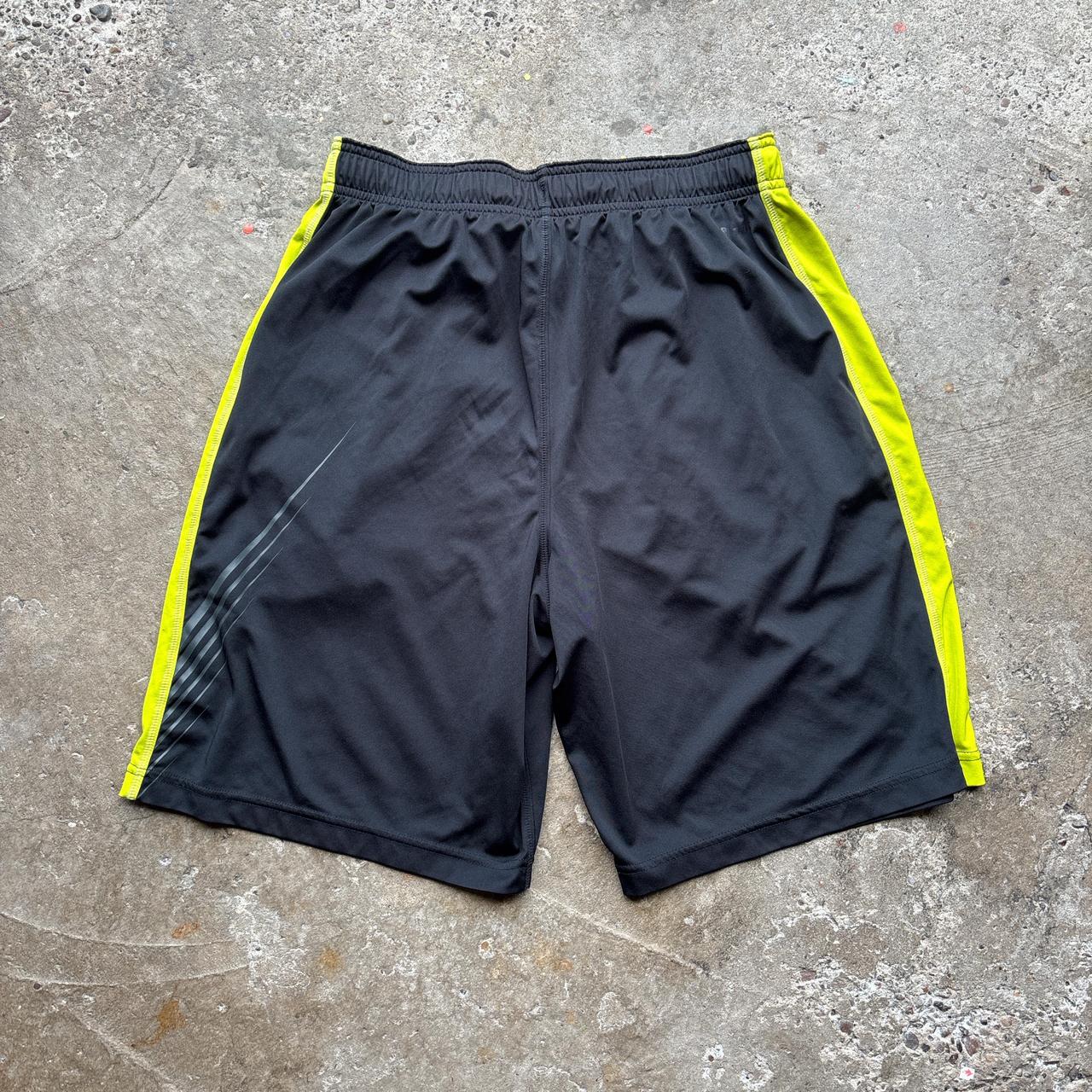Black and yellow Nike basketball shorts - S