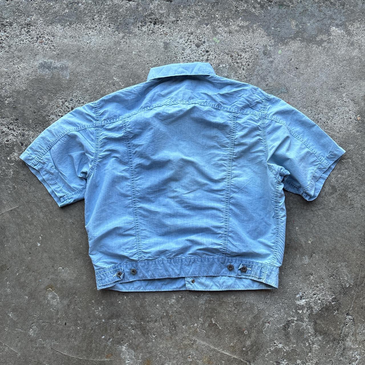 Light blue Levi’s cropped shirt