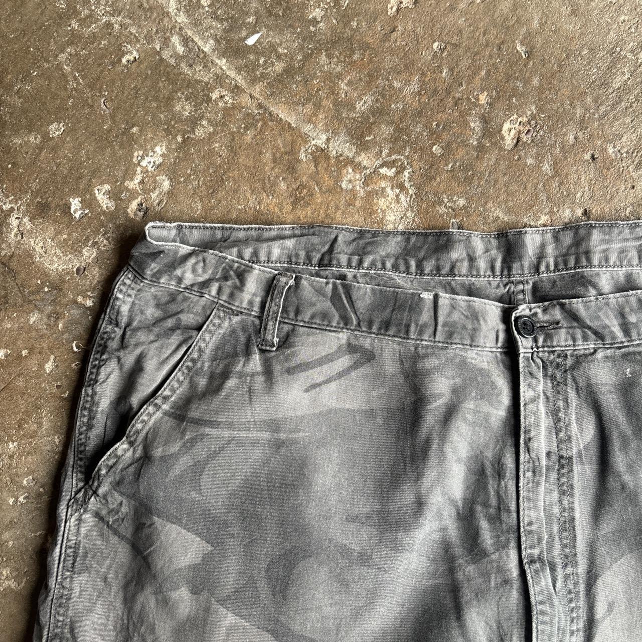 Wrangler Grey Camo Cargo Shorts w/ Relaxed Fit