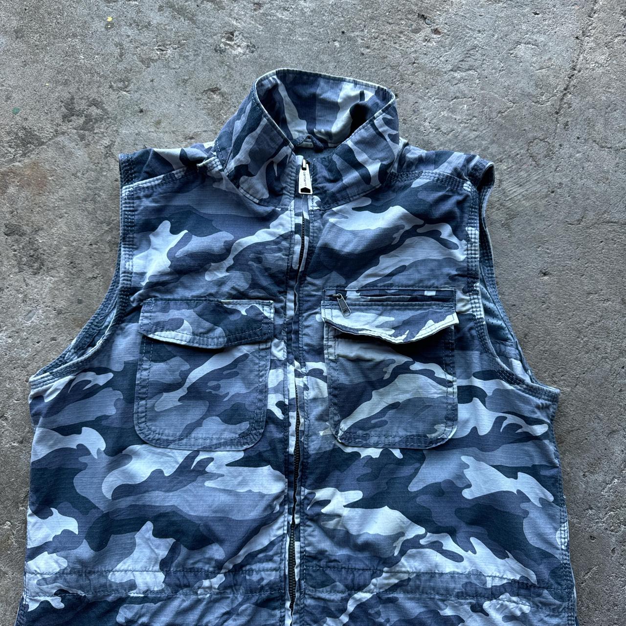 Camo Carhartt utility vest with great pockets