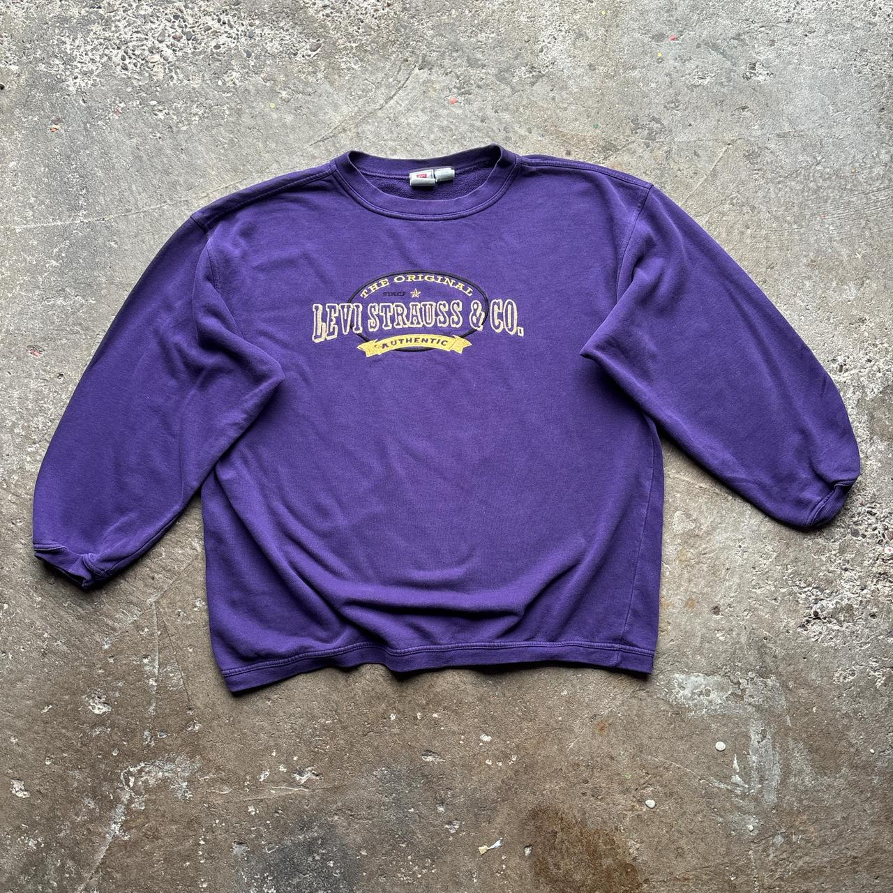 Vintage Levi’s purple sweatshirt - M