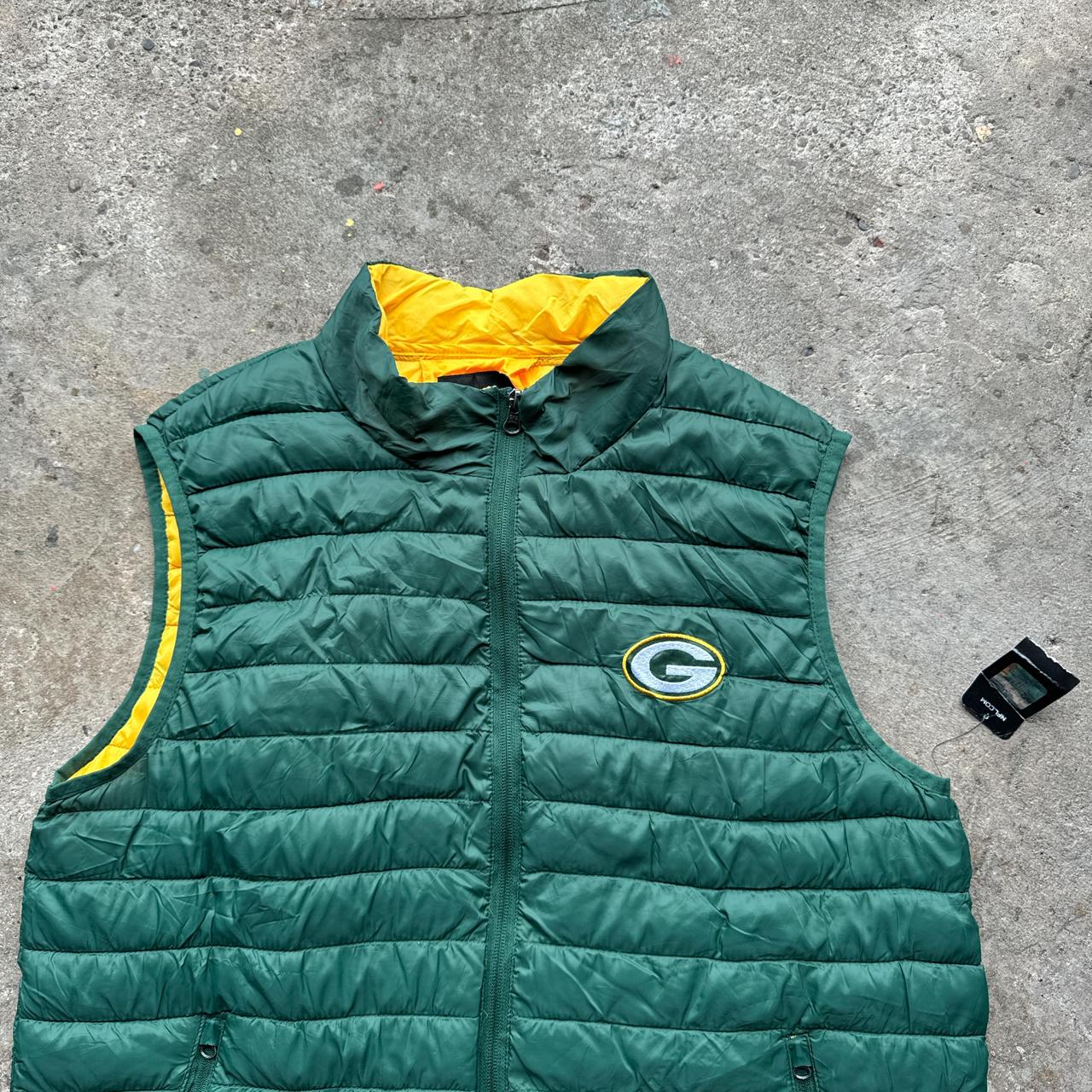 Green and yellow Green Bay Packers puffer gilet