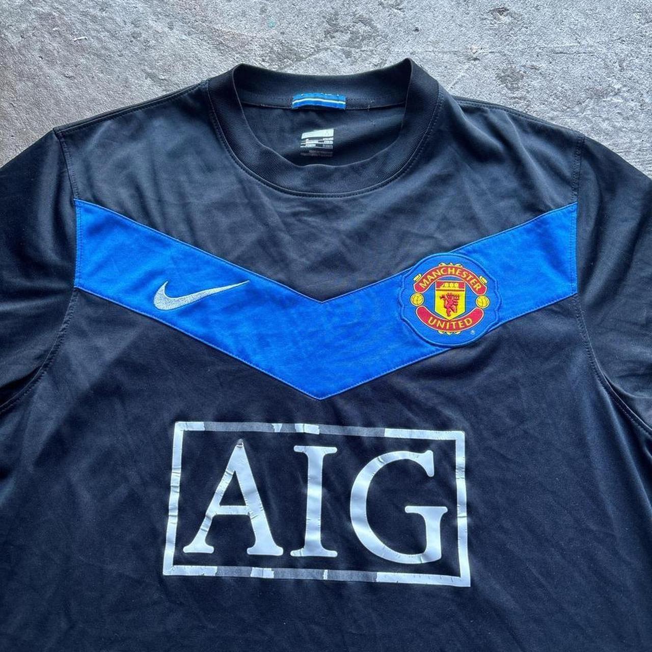 Manchester United 2009/10 Away Nike football shirt