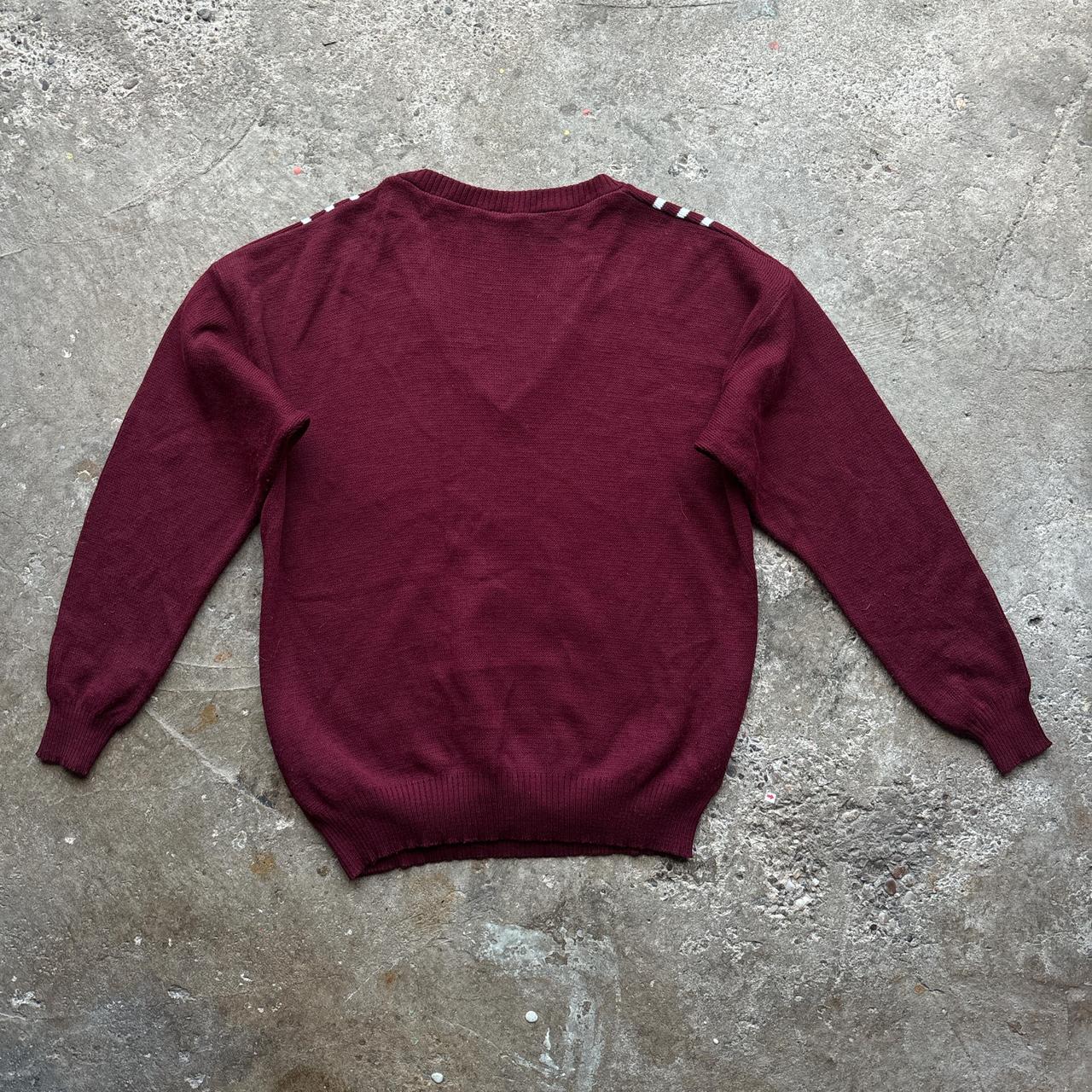 Vintage Burgundy v-neck knitted sweater