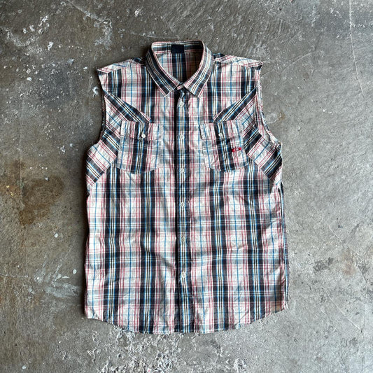 Sleeveless chequered Oakley shirt