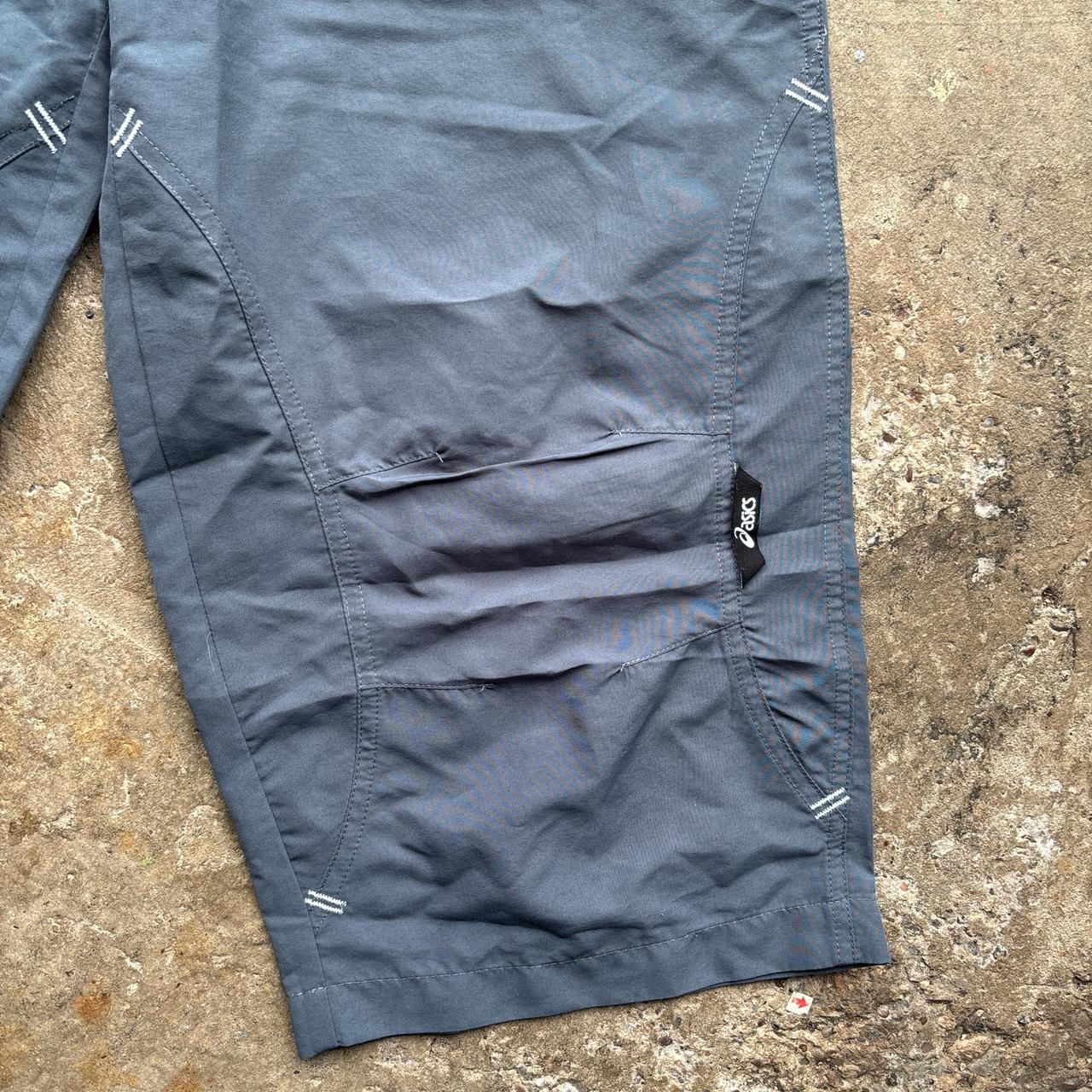 Y2K grey ASICS 3/4 length shorts