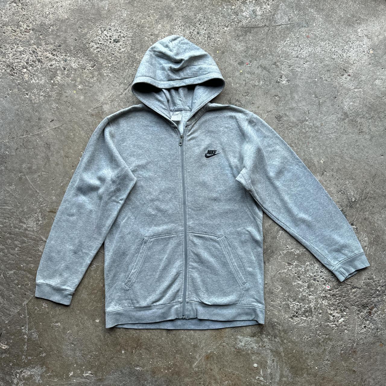 00s Grey Nike zip-up hoodie with embroidered swoosh