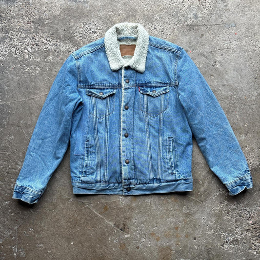 Blue Levi’s  jacket with Sherpa lining - M