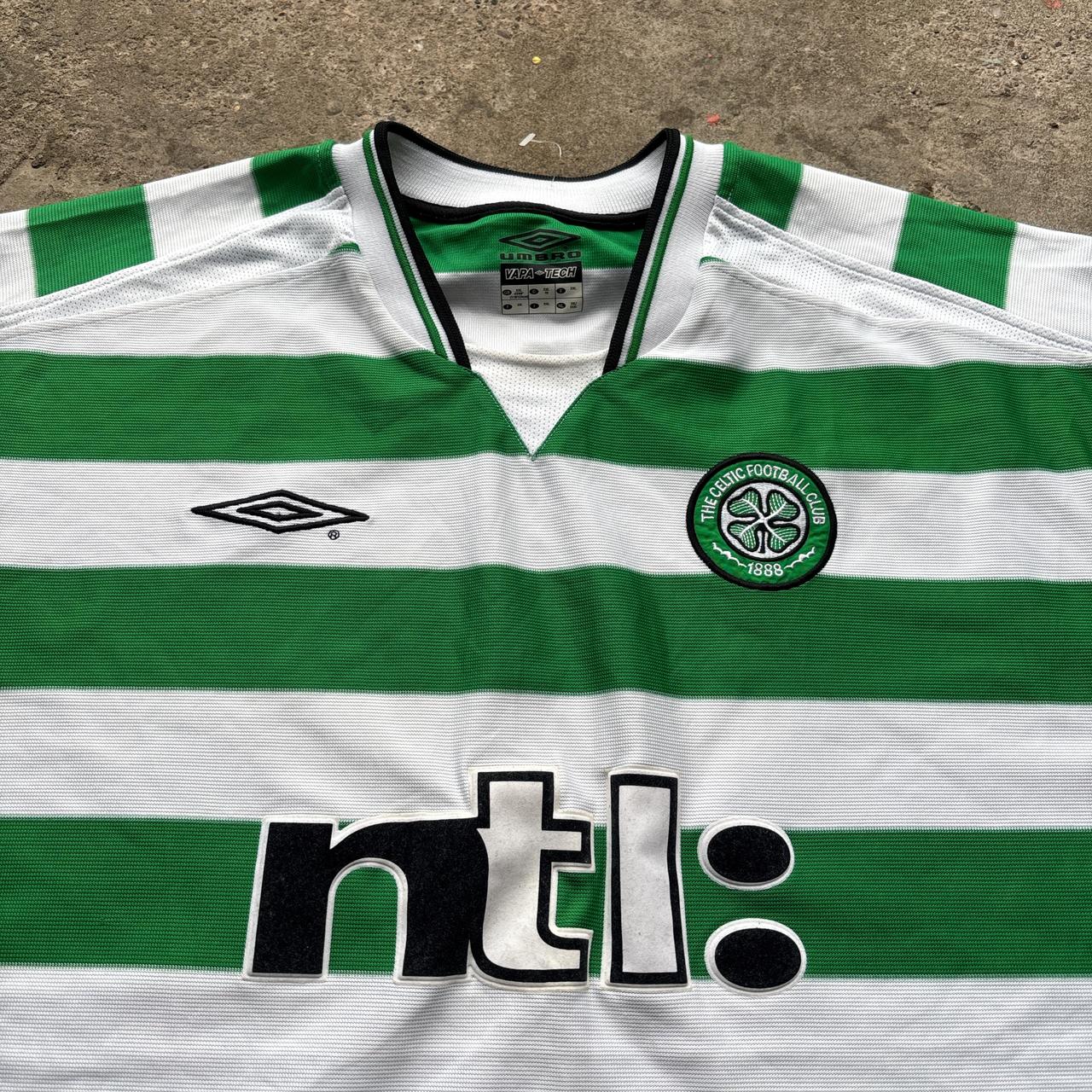 2001/02 Celtic Umbro home shirt