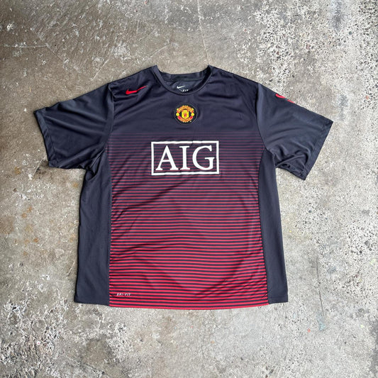 Dark Grey/Red Manchester United 2010/11 Nike Training Shirt - 2XL