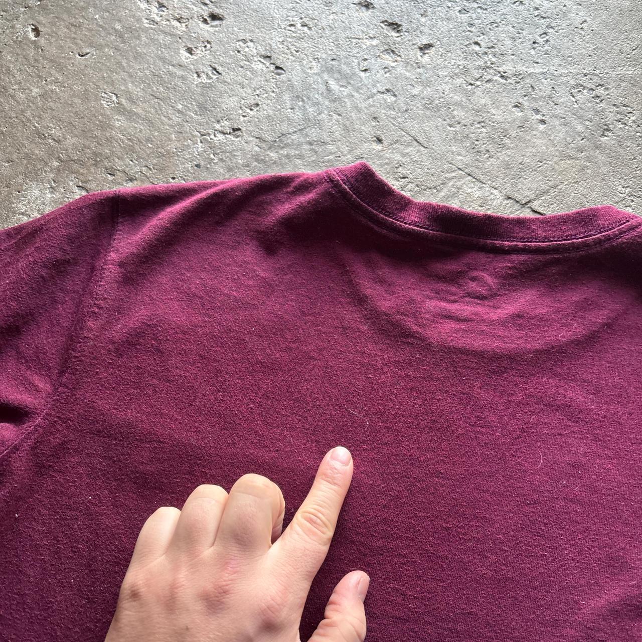 Burgundy Carhartt single pocket tee - M (8/10)