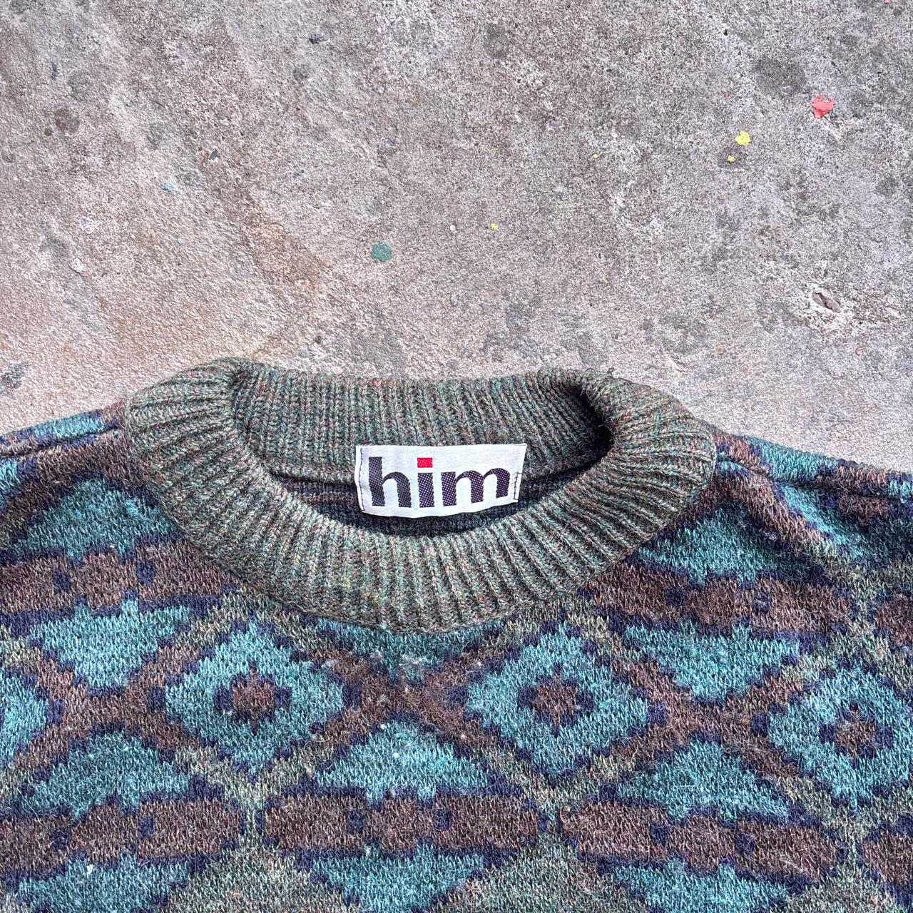 Beautiful dark green patterned ‘Him’ knitted sweater with stitched wolf design on