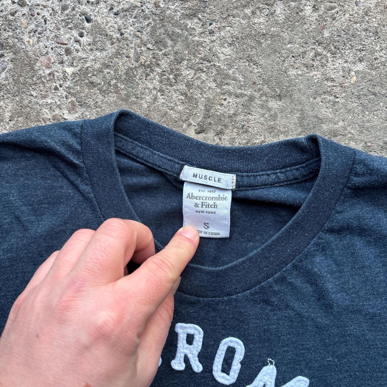 Blue Abercrombie & Fitch t-shirt - S