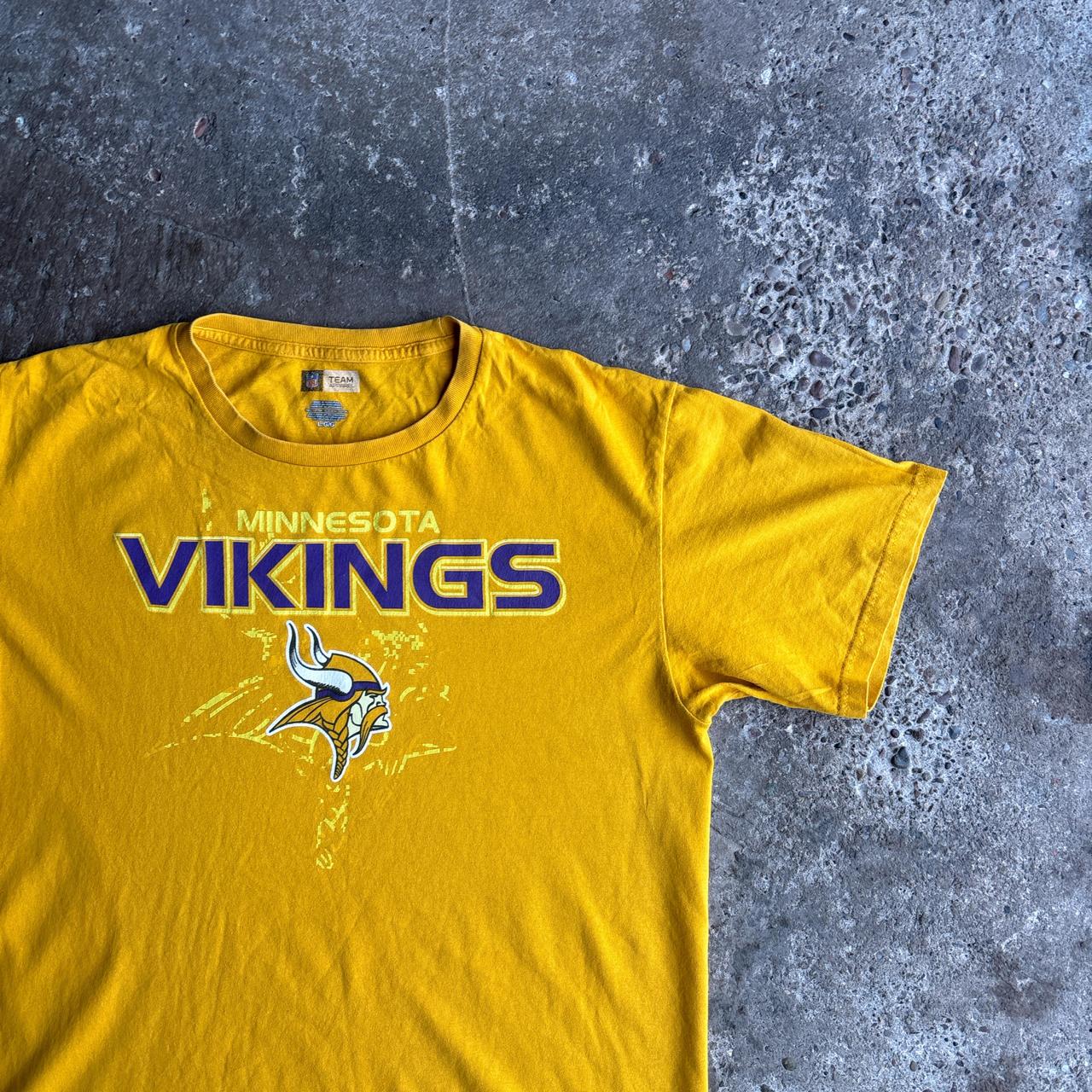 Yellow Minnesota Viking’s Graphic NFL T-Shirt - L