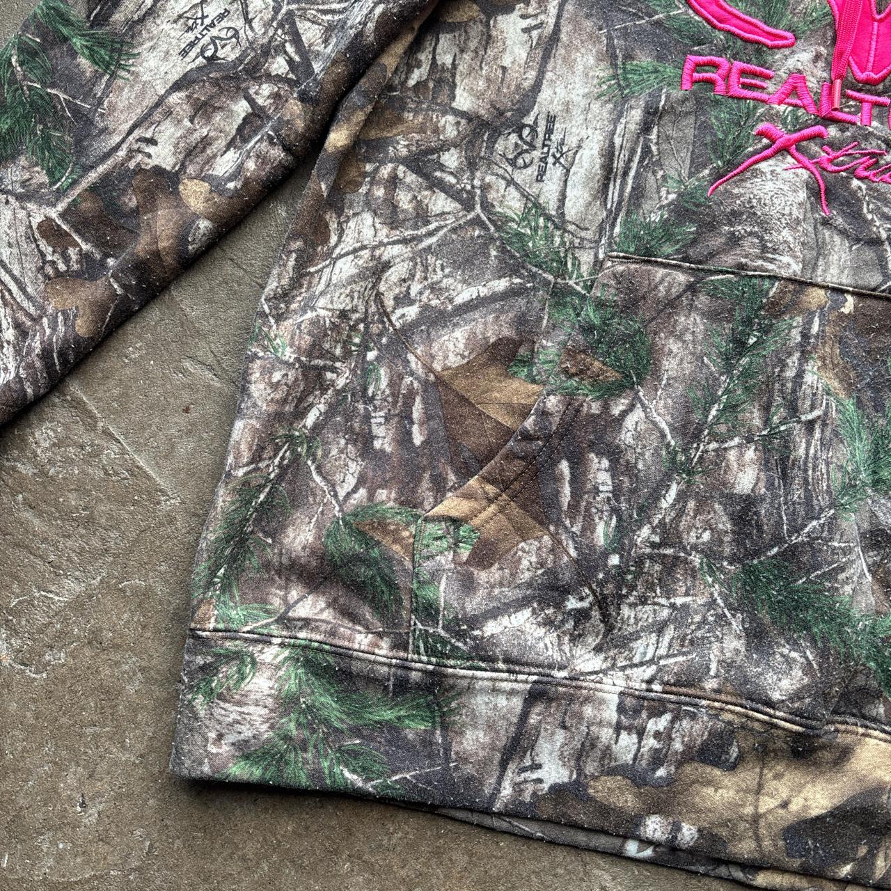 Realtree camo hoodie with pink logo - L