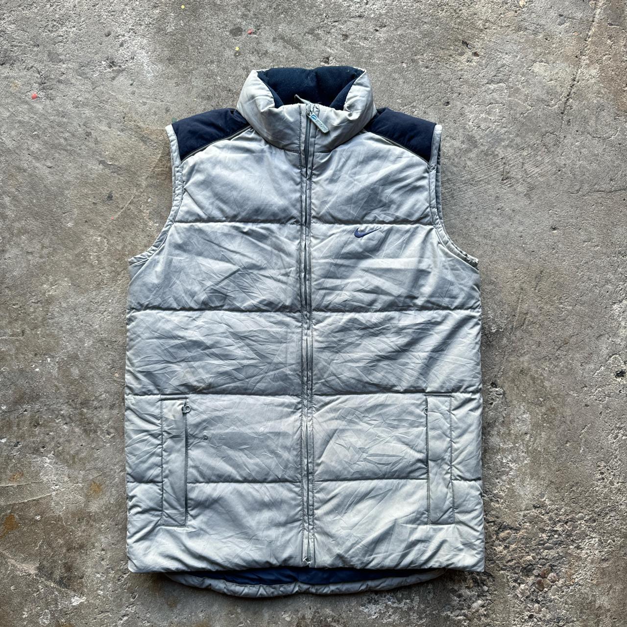 Vintage Nike puffer silver / grey gilet with soft navy lining