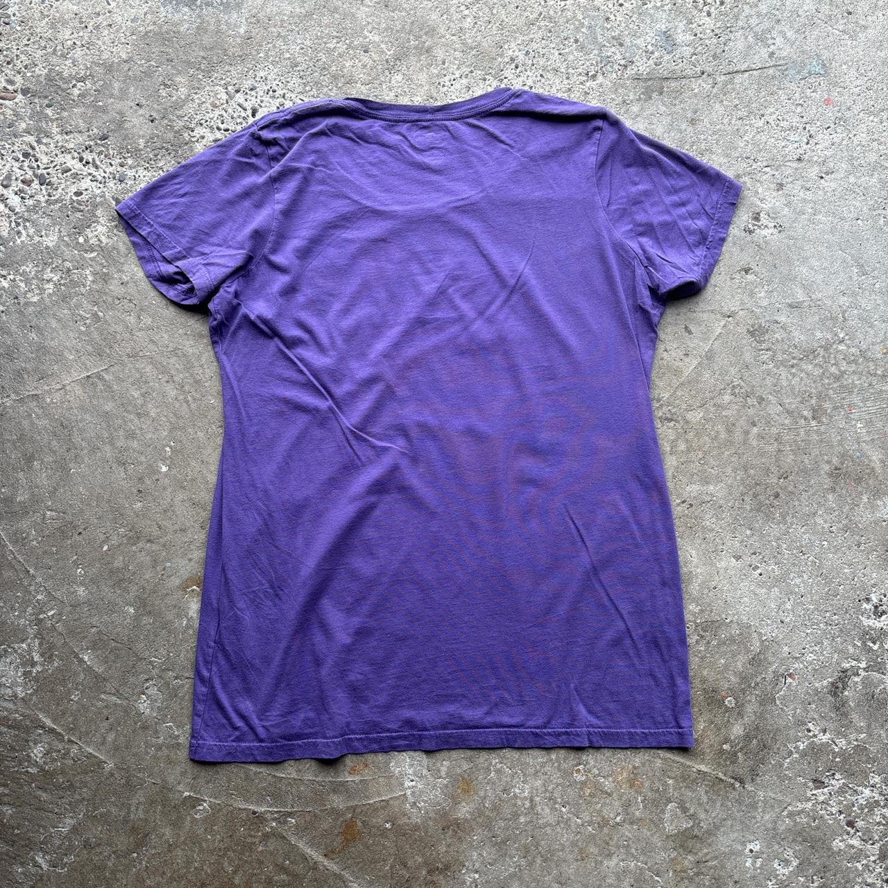 Purple Carhartt v-neck t-shirt - L