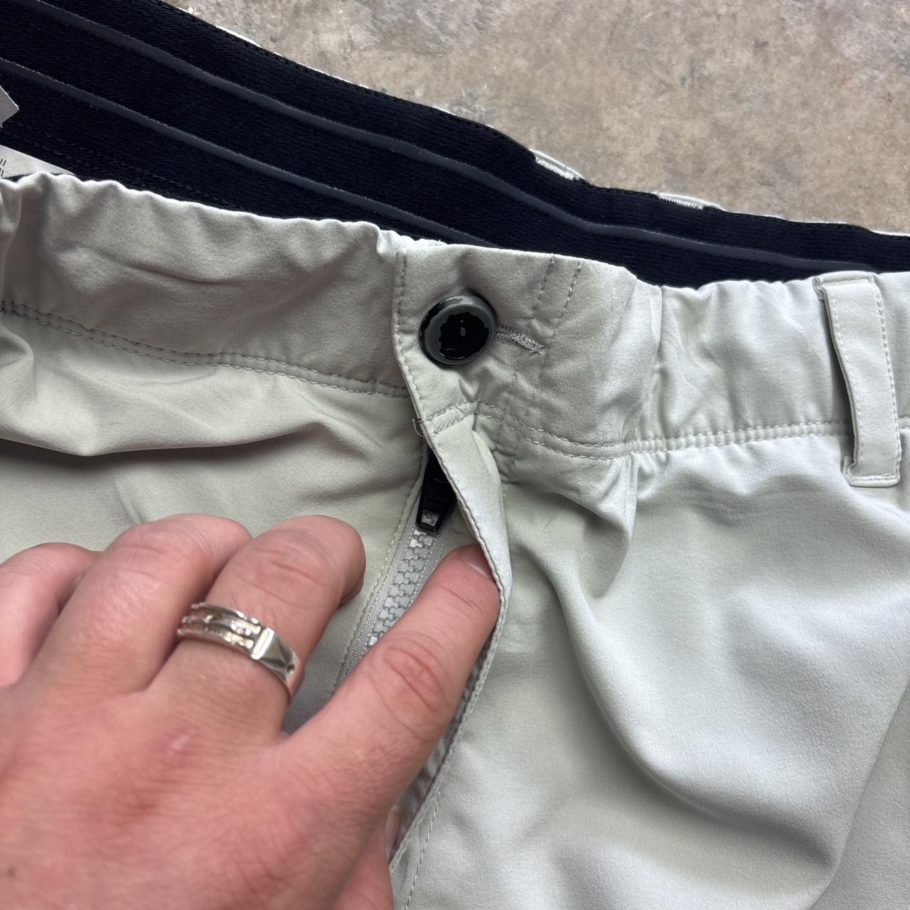 Cream Oakley shorts activewear - W40