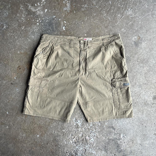 Wrangler Tan Cargo Shorts w/ Relaxed Fit