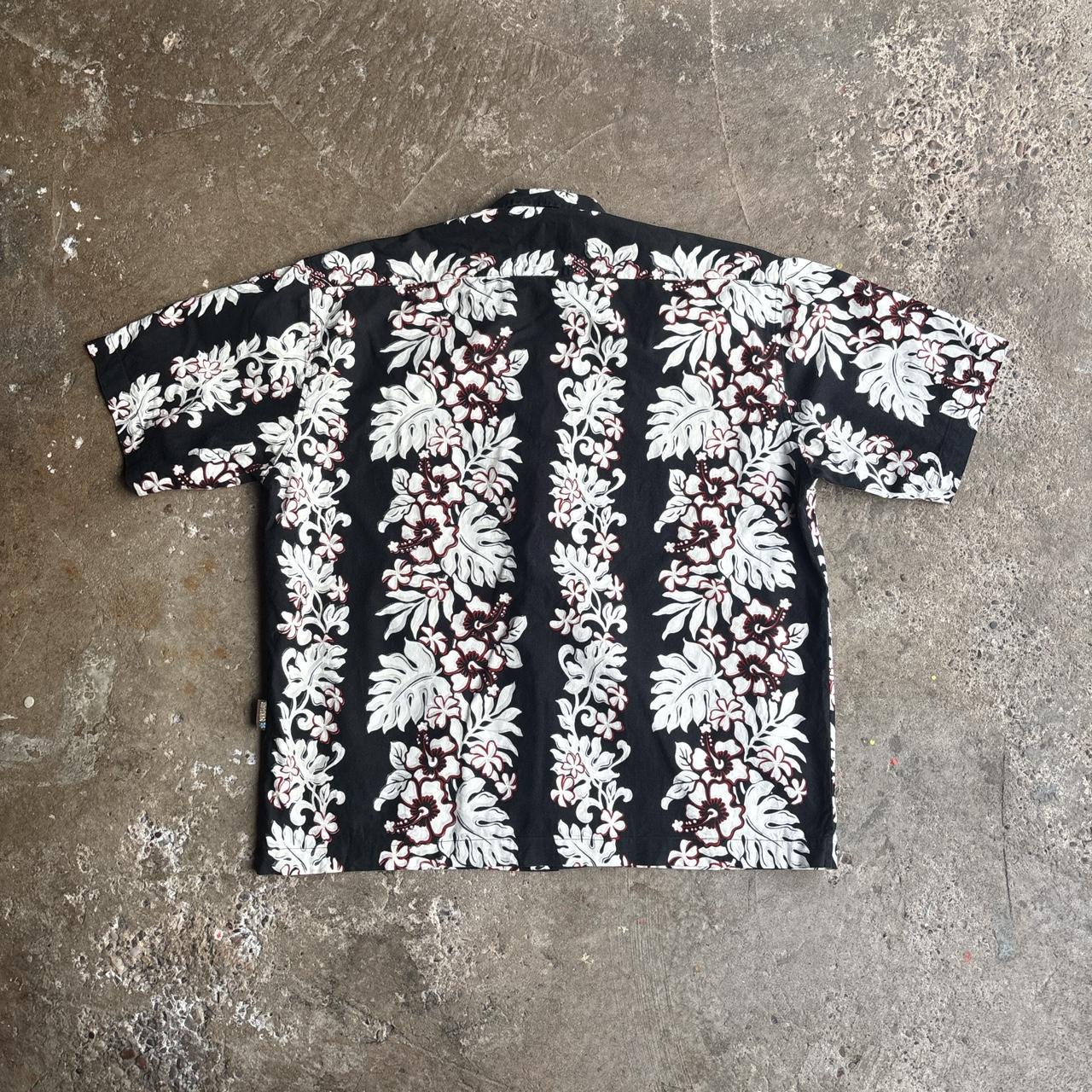 Black Hawaiian Style Quiksilver Short Sleeve Shirt