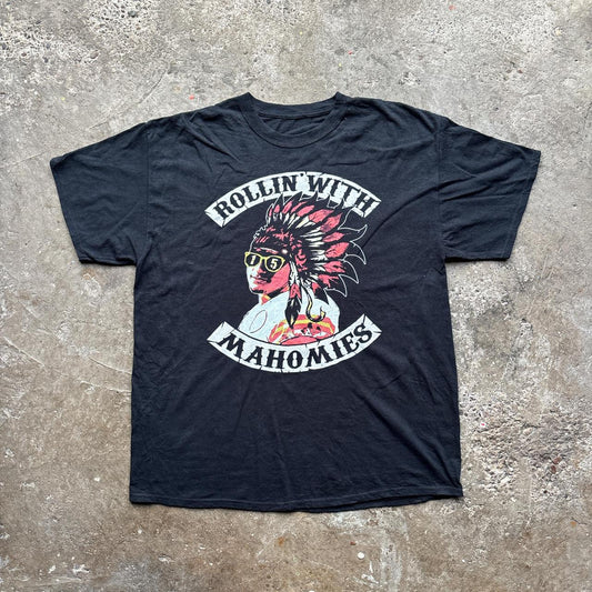 Black graphic tee with ‘Rollin with Ma Homies’ print