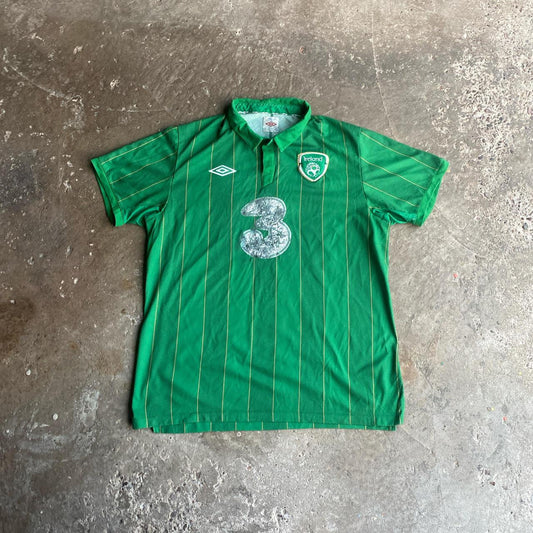 Green Republic of Ireland Umbro Football Shirt - L