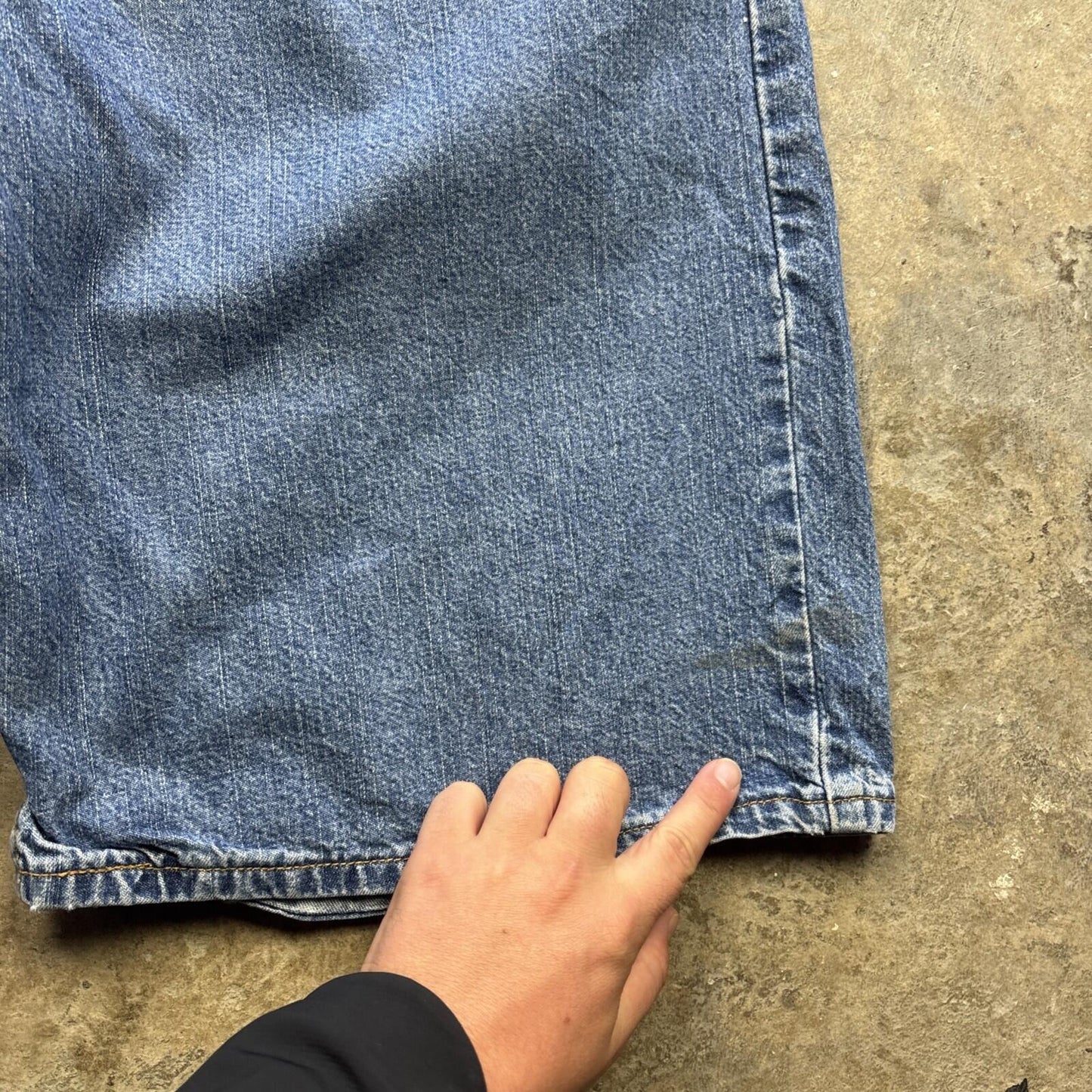 Blue Denim Levi’s 569 Men’s Shorts Jorts - W40