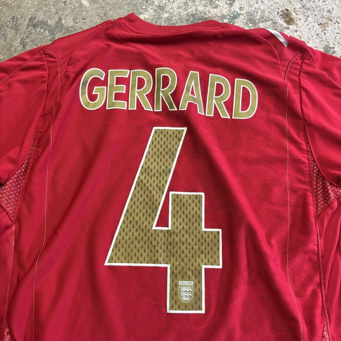 2006-08 Red Umbro England Gerrard #4 Away Football Shirt | M