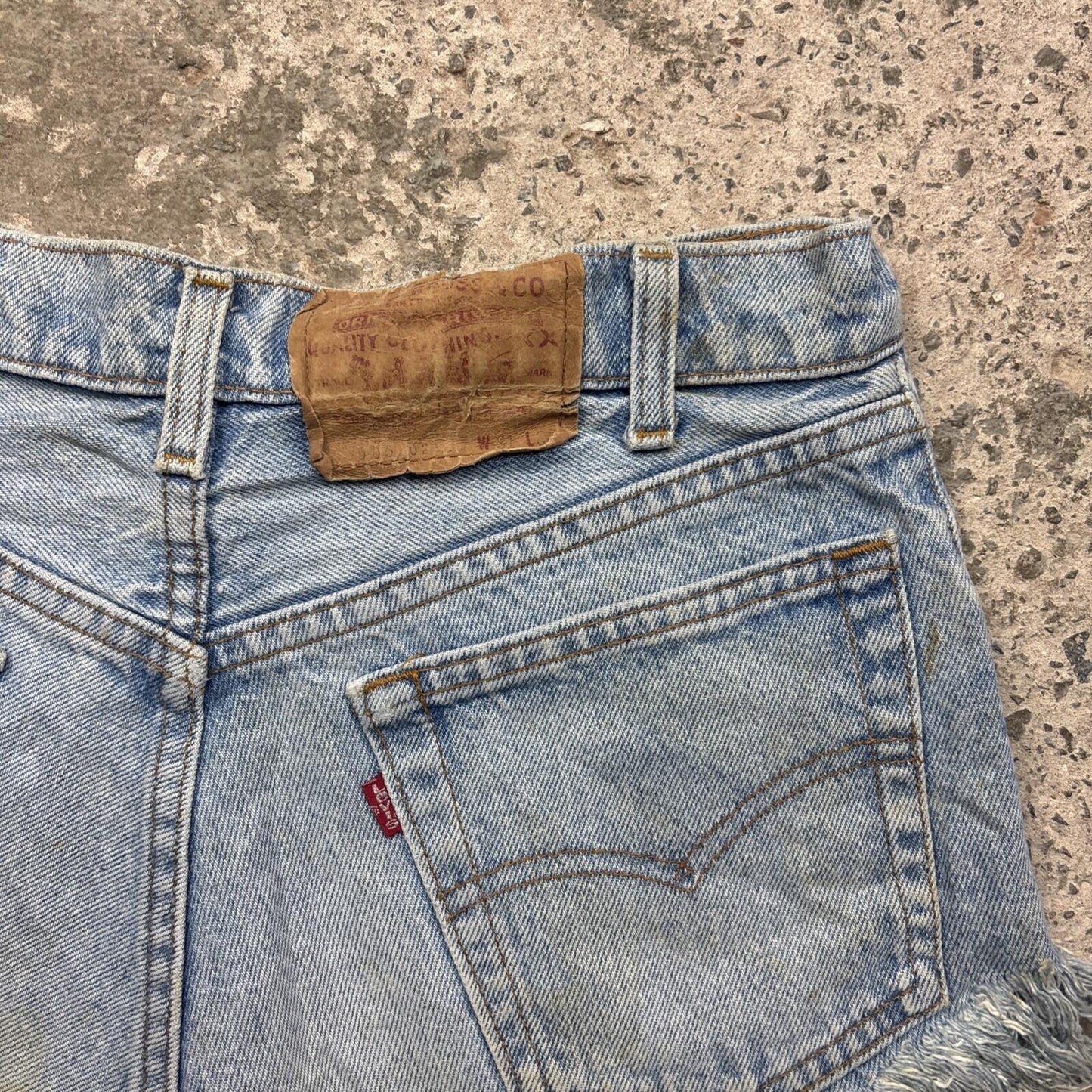 Blue Denim Levi’s Women’s Hot Pants Jean Shorts | 31"