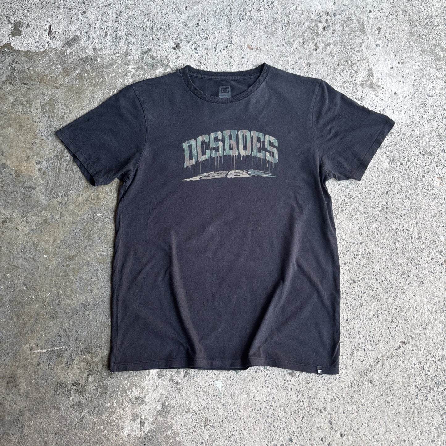 Black DC Shoes Camo Graphic Print T-shirt | Size L