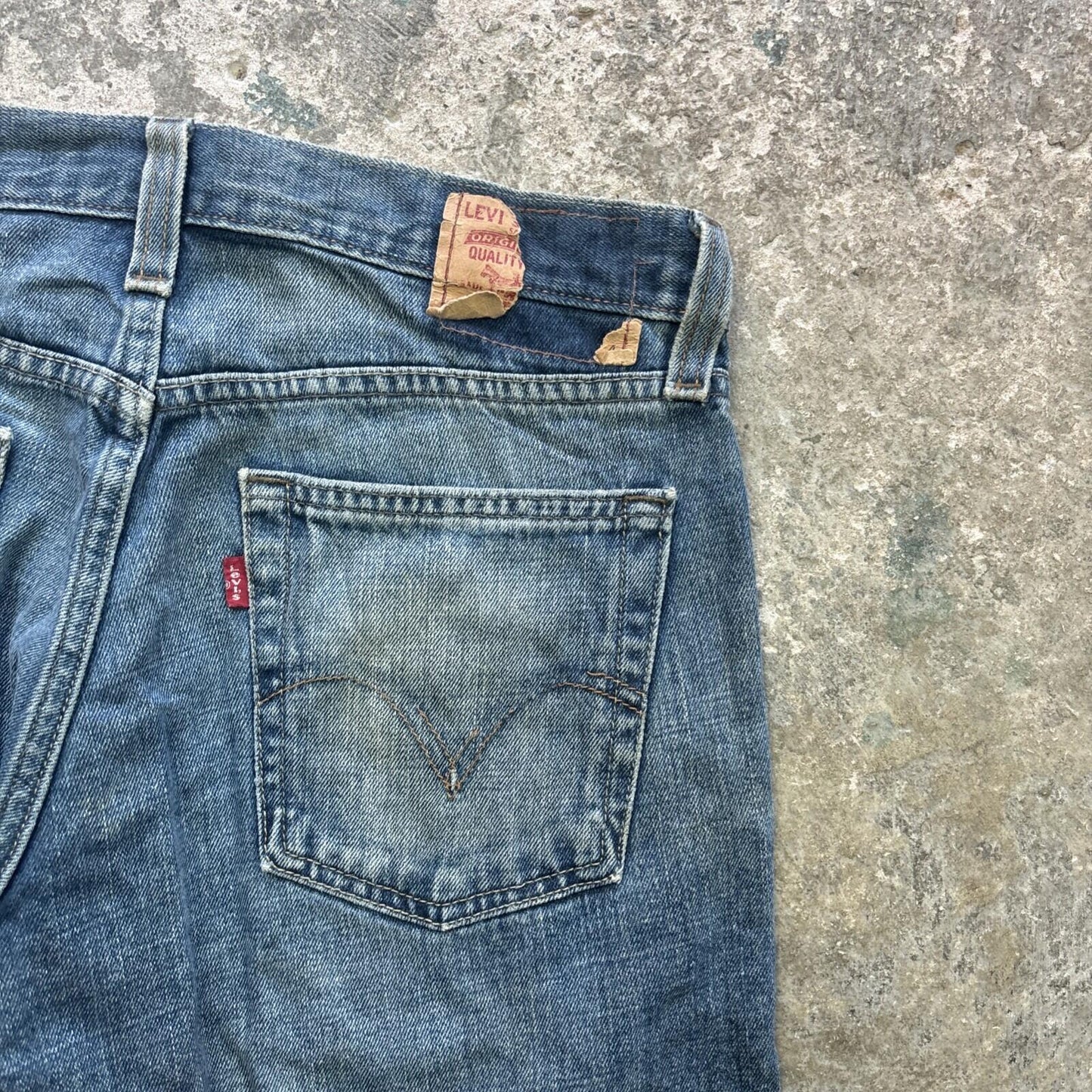 Blue Denim Levi’s 514 Women’s Cut Off Shorts | W32