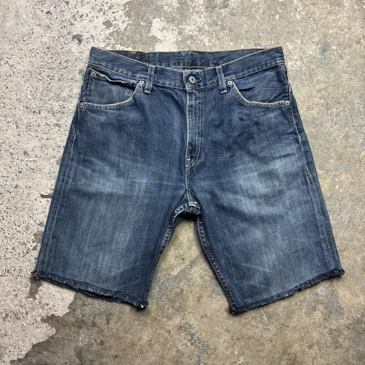 Blue Denim Levi’s 507 Men’s Cut Off Shorts | W32
