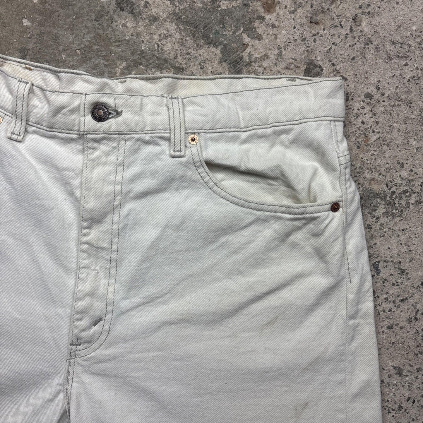 Cream Denim Levi’s 505 Jean Shorts | W38"