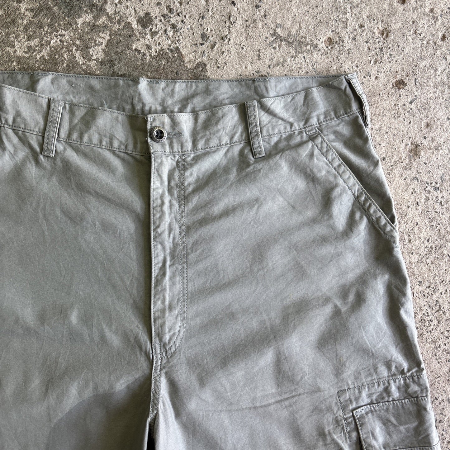 Grey Levi’s Cotton Cargo Shorts | W40"