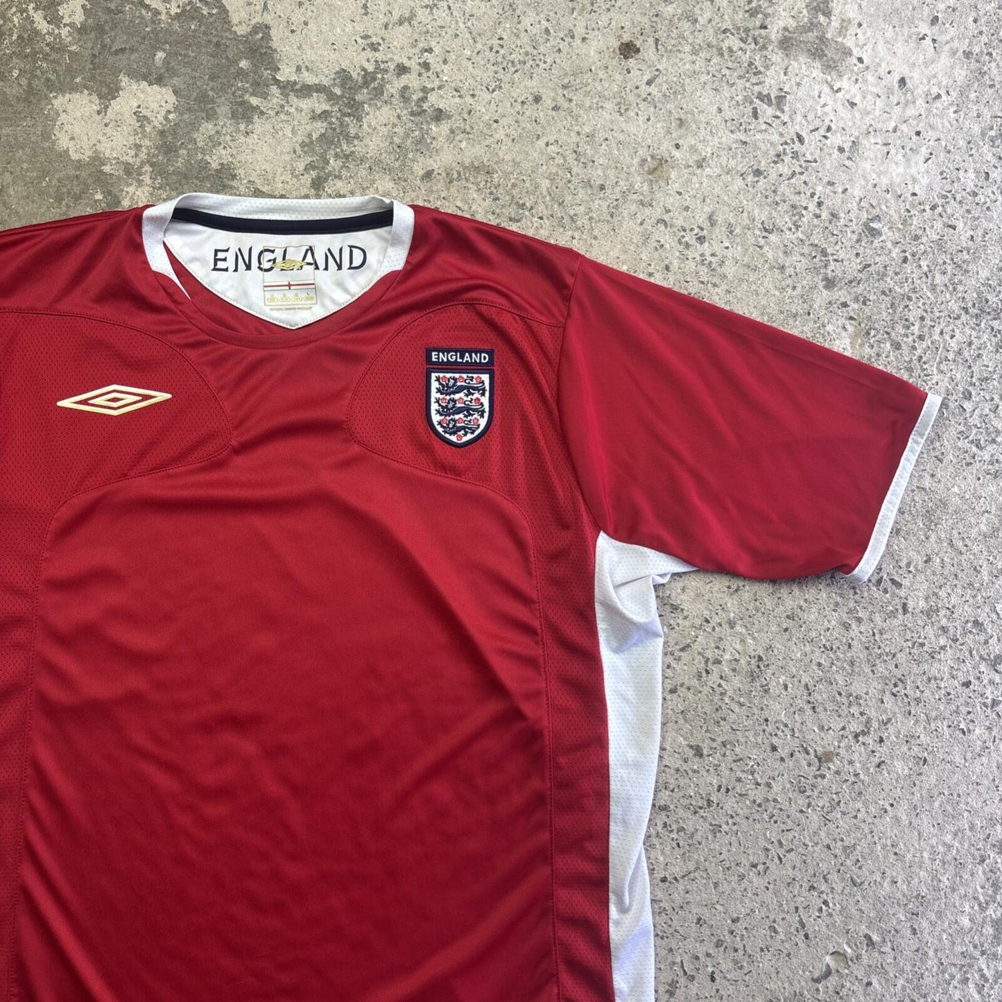 Red Umbro England Football Training Shirt | Size: M