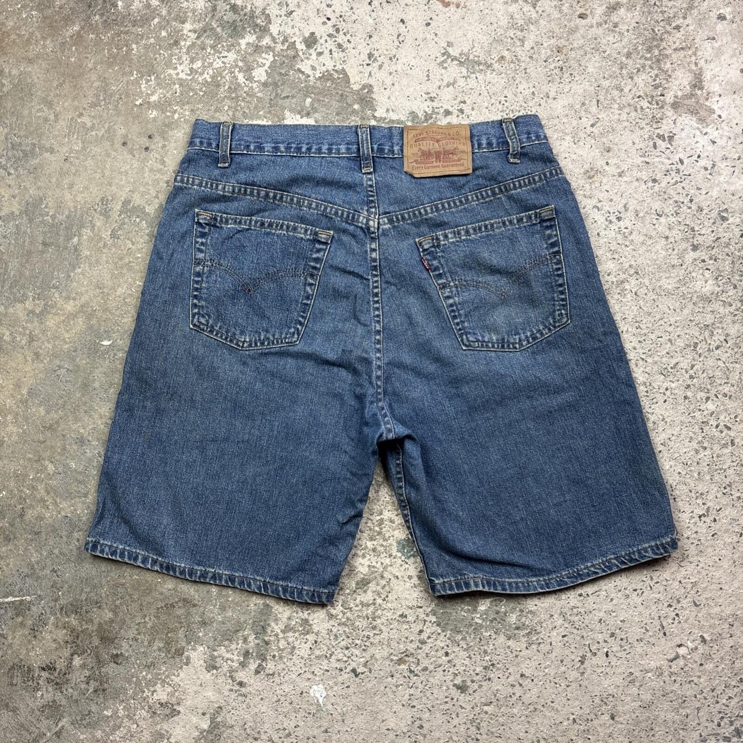 Blue Textured Levi’s Jean Shorts | W34"