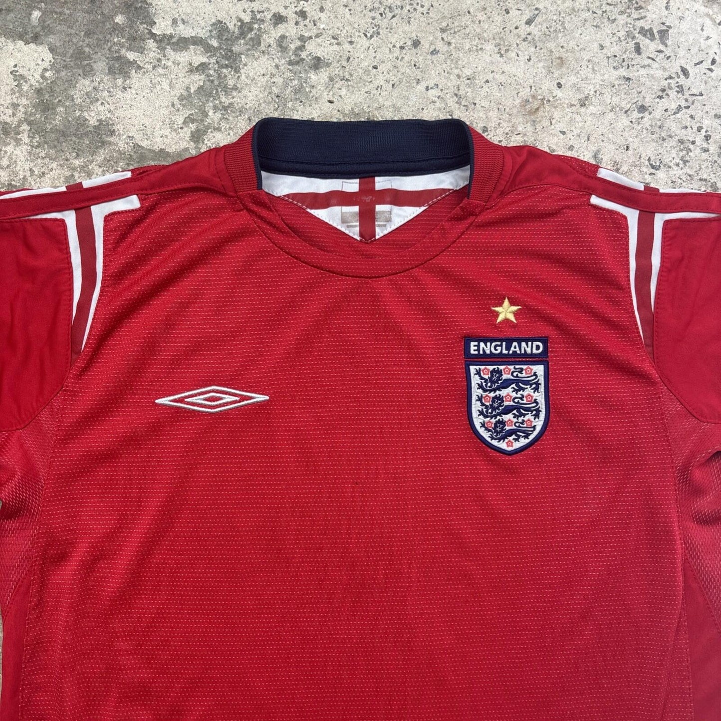 Red Umbro 2004/06 England Football Shirt | Size M