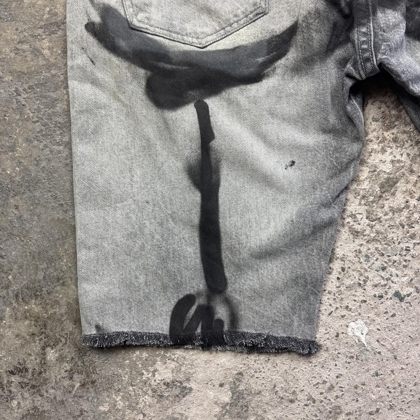 Grey & Black Paint Design Levi’s Jean Shorts | W30"