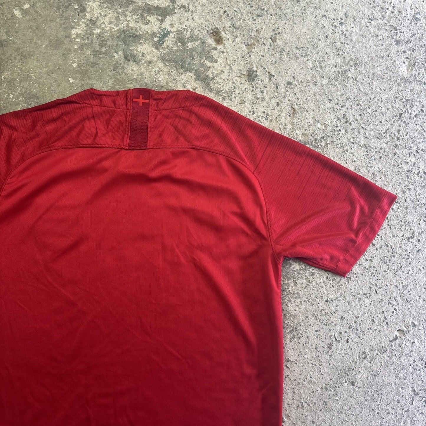 Red England 2018/19 Nike Football Shirt | Size: M