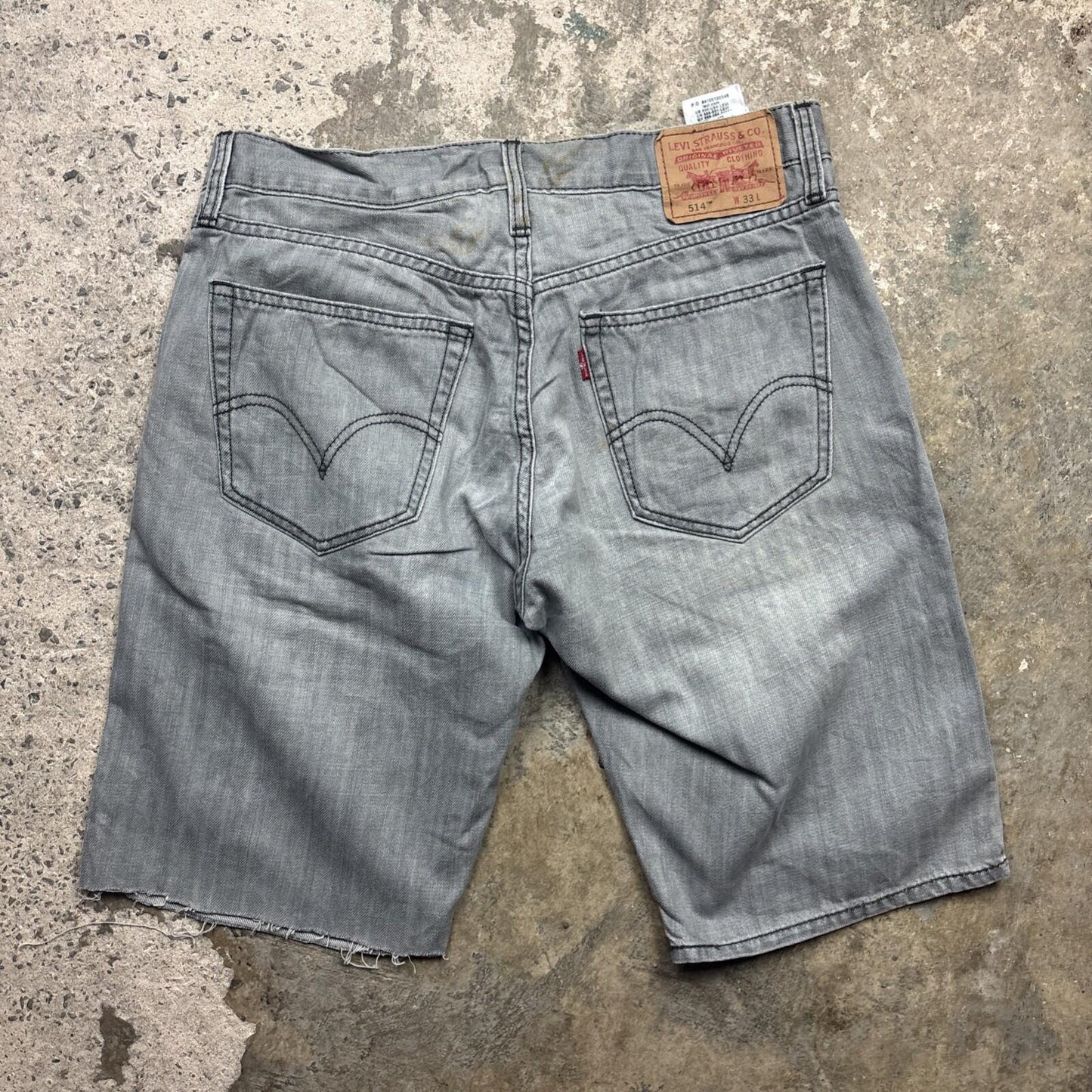 Grey Levi’s 514 Men’s Cut Off Shorts | W33