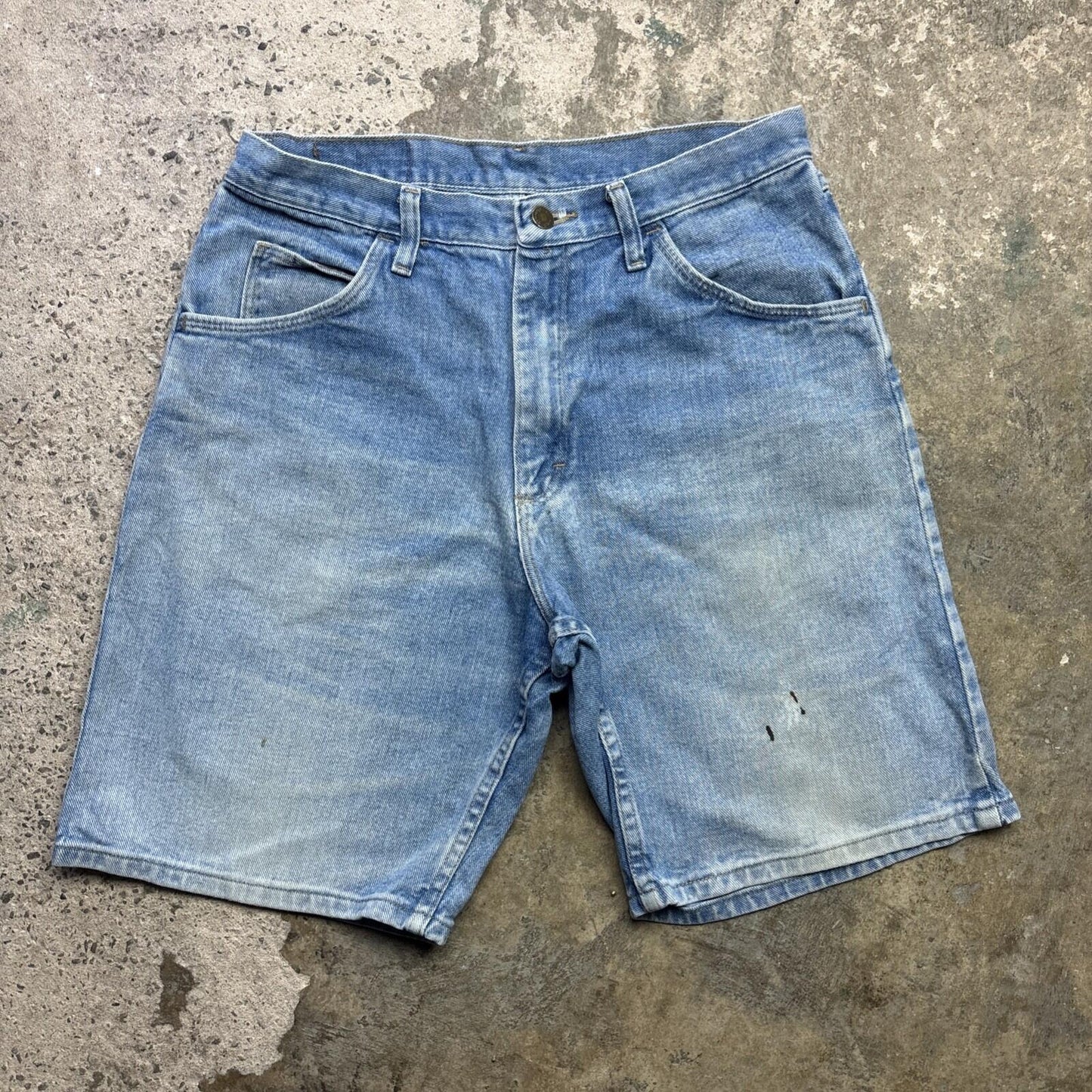 Blue Denim Wrangler Men’s Bermuda Relaxed Fit Shorts | W32