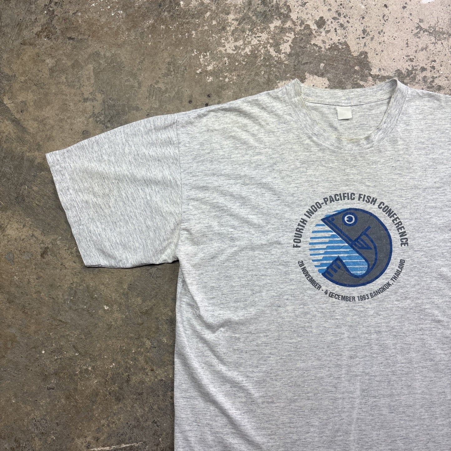 Vintage Grey 90s Graphic T-Shirt | Size XL