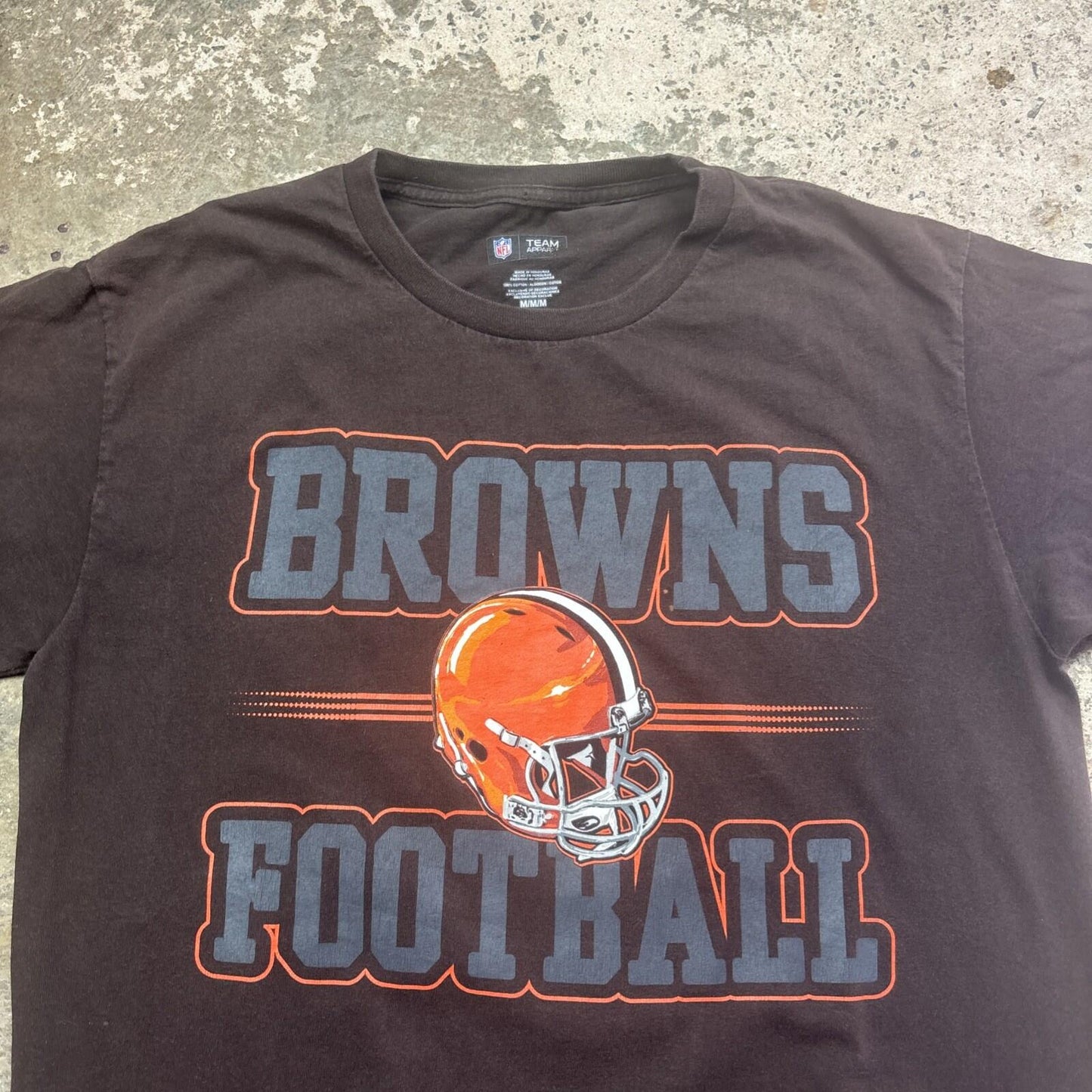 Brown NFL Cleveland Browns American Football Men’s Graphic T-Shirt | Size M