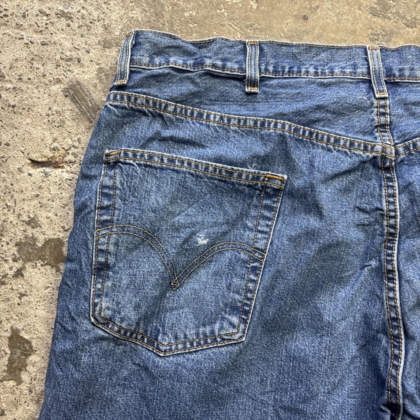Blue Denim Levi’s 569 Men’s Shorts Jorts - W40