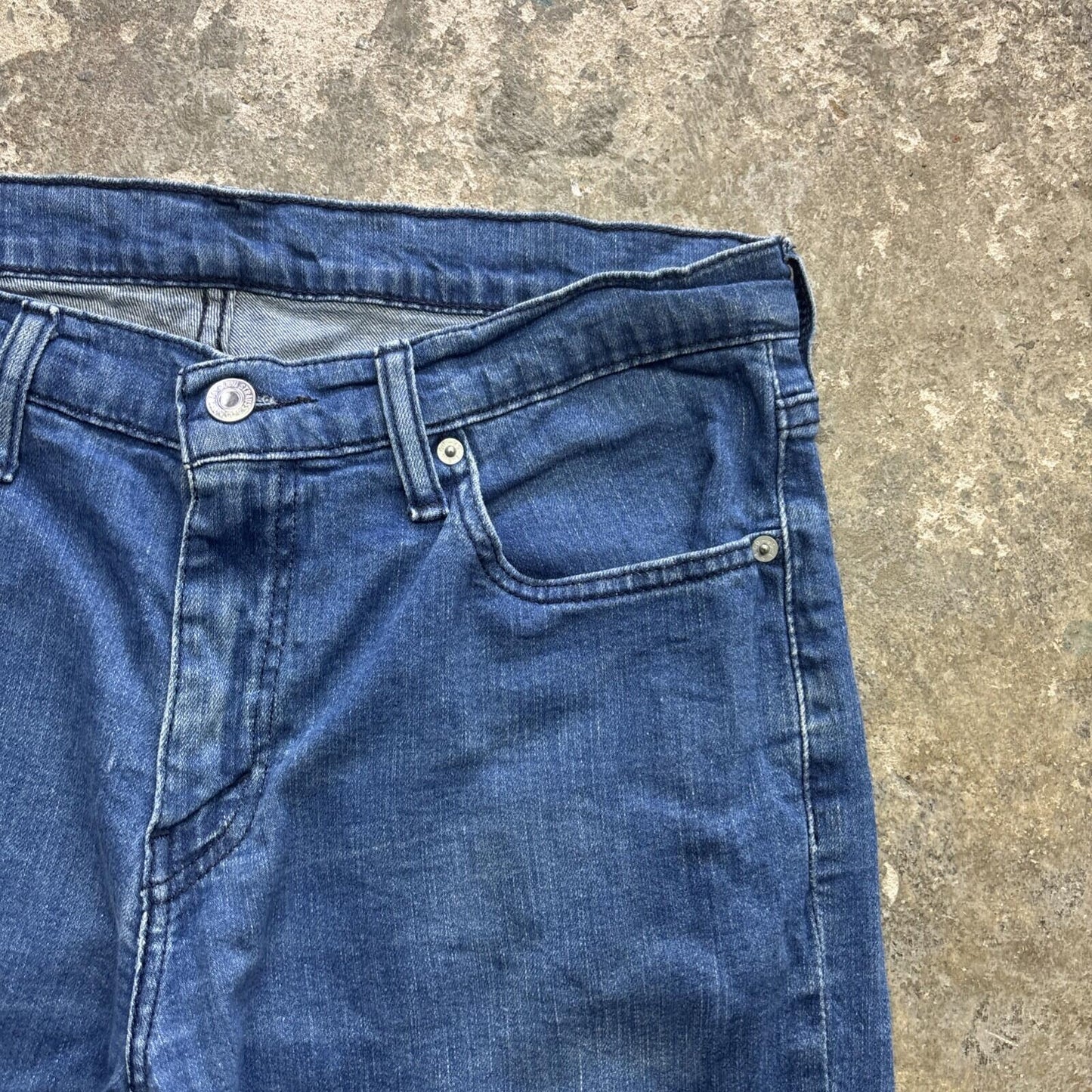 Blue Denim Levi’s Men’s Cut Off Shorts | W33