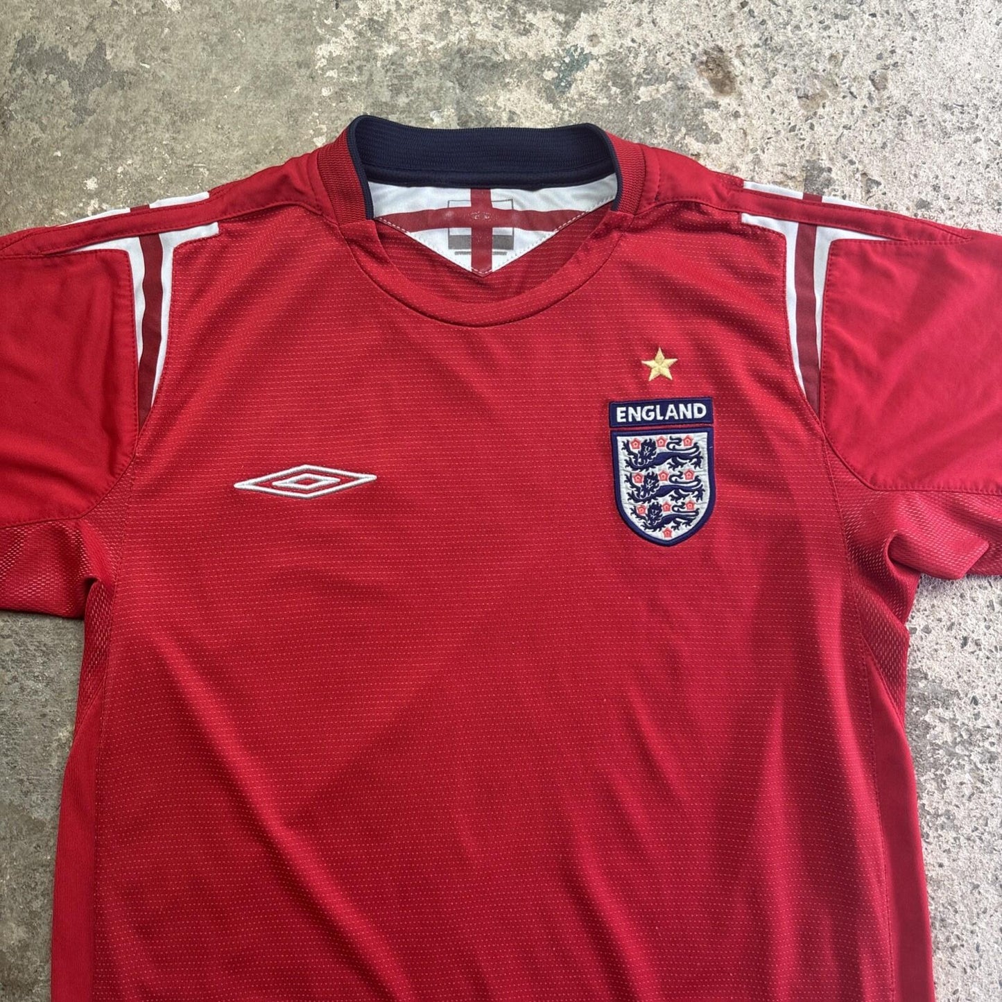 Red Umbro 2004/06 England Football Shirt | Size: S